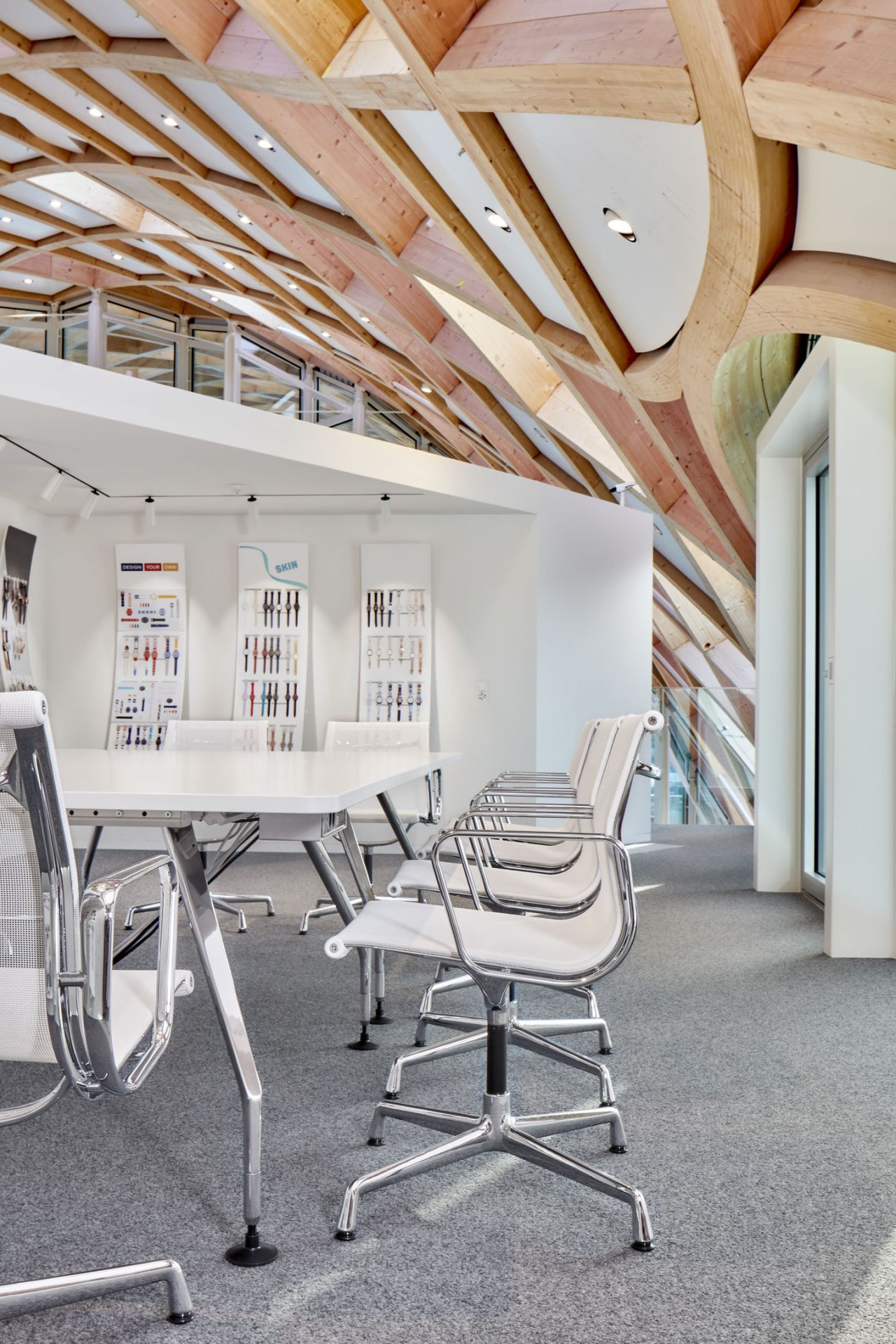 Aluminum Chair EA 103 / EA103 Chair Vitra