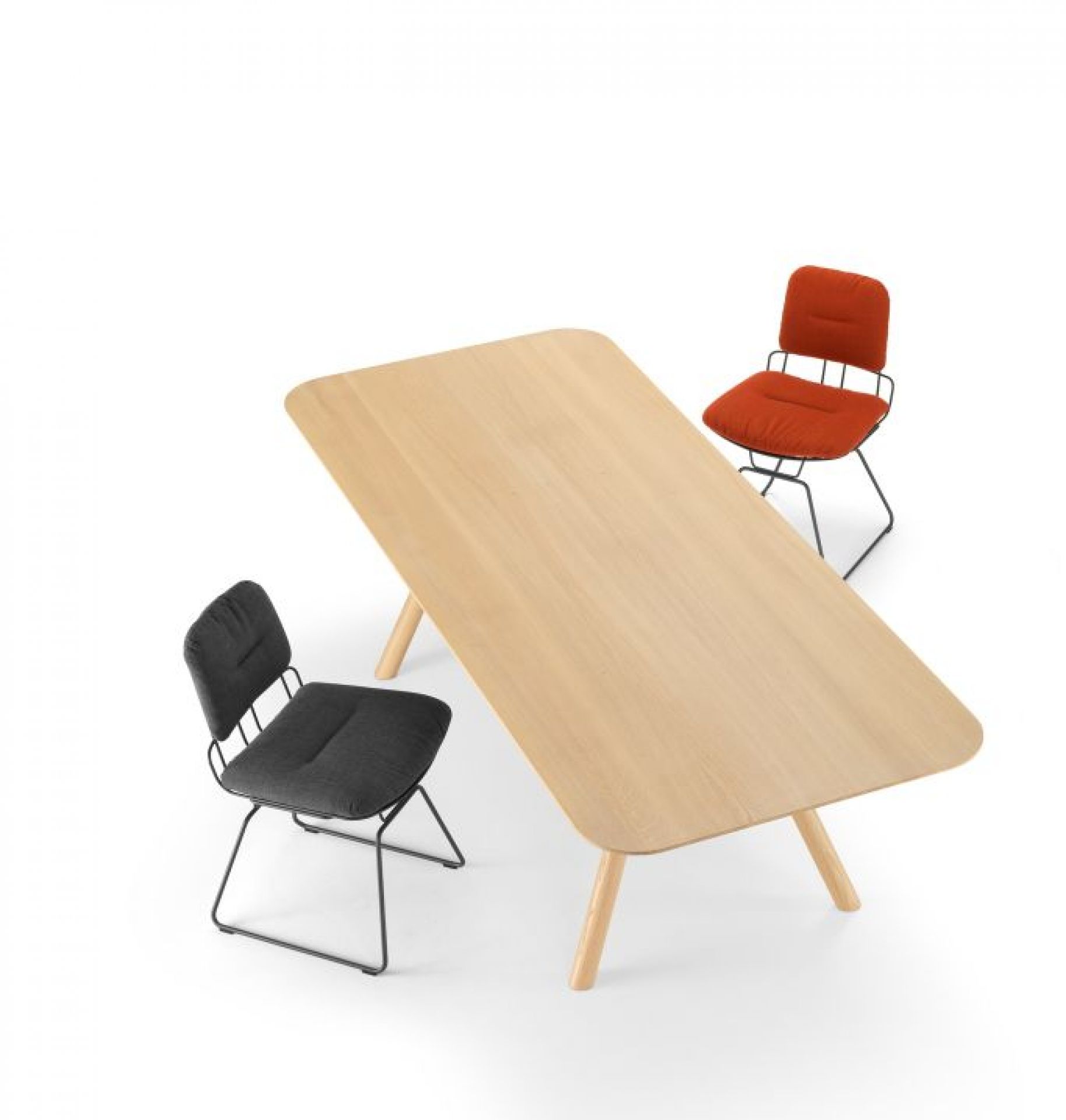 Akio Table Girsberger