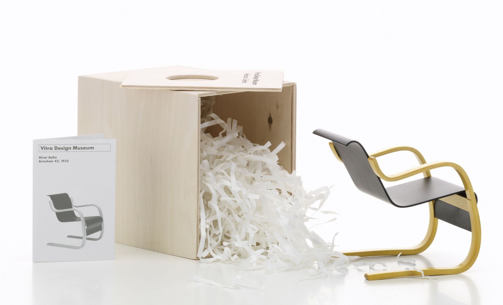 Armchair No.42 miniature Vitra
