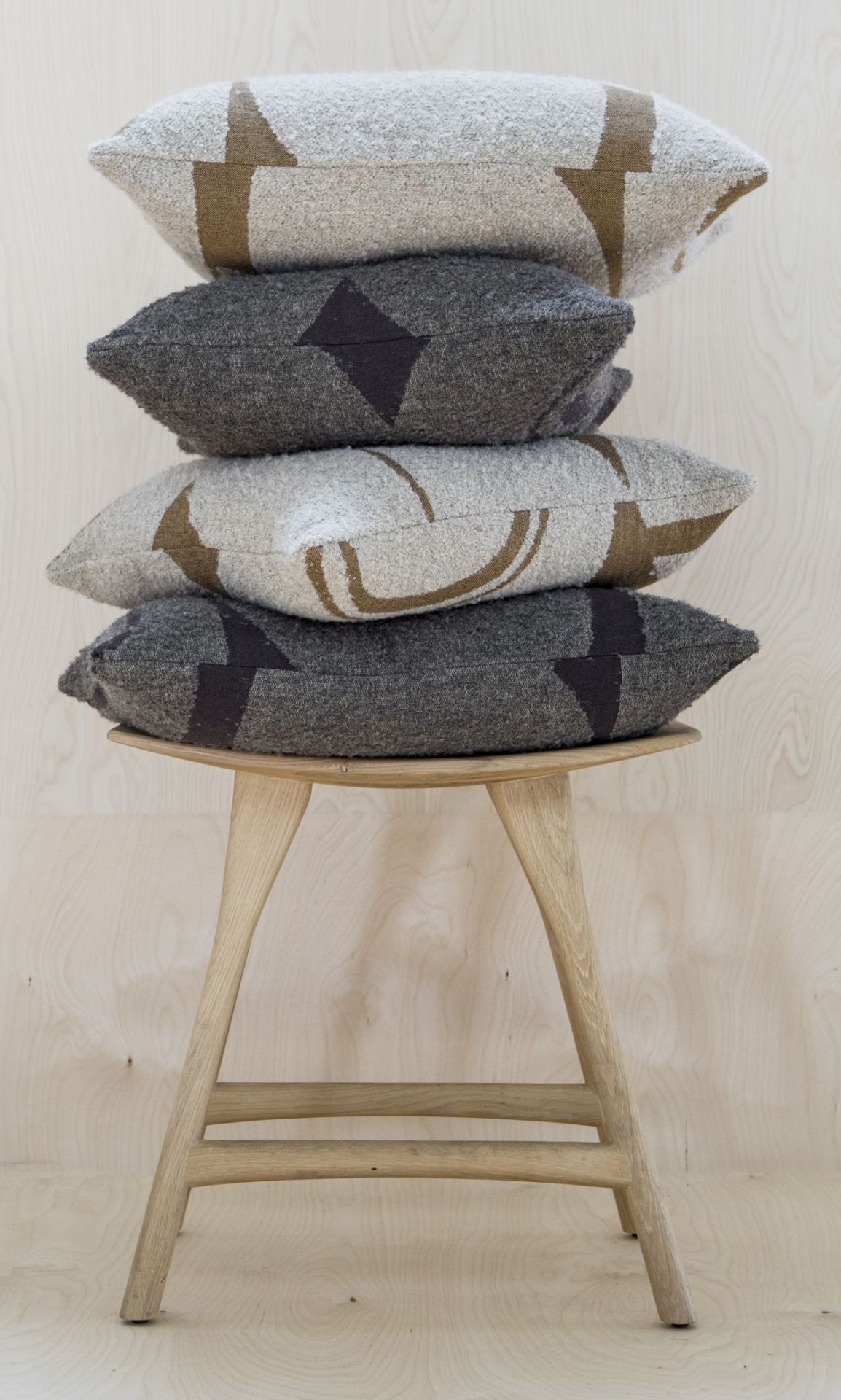 Osso stool Oak Ethnicraft