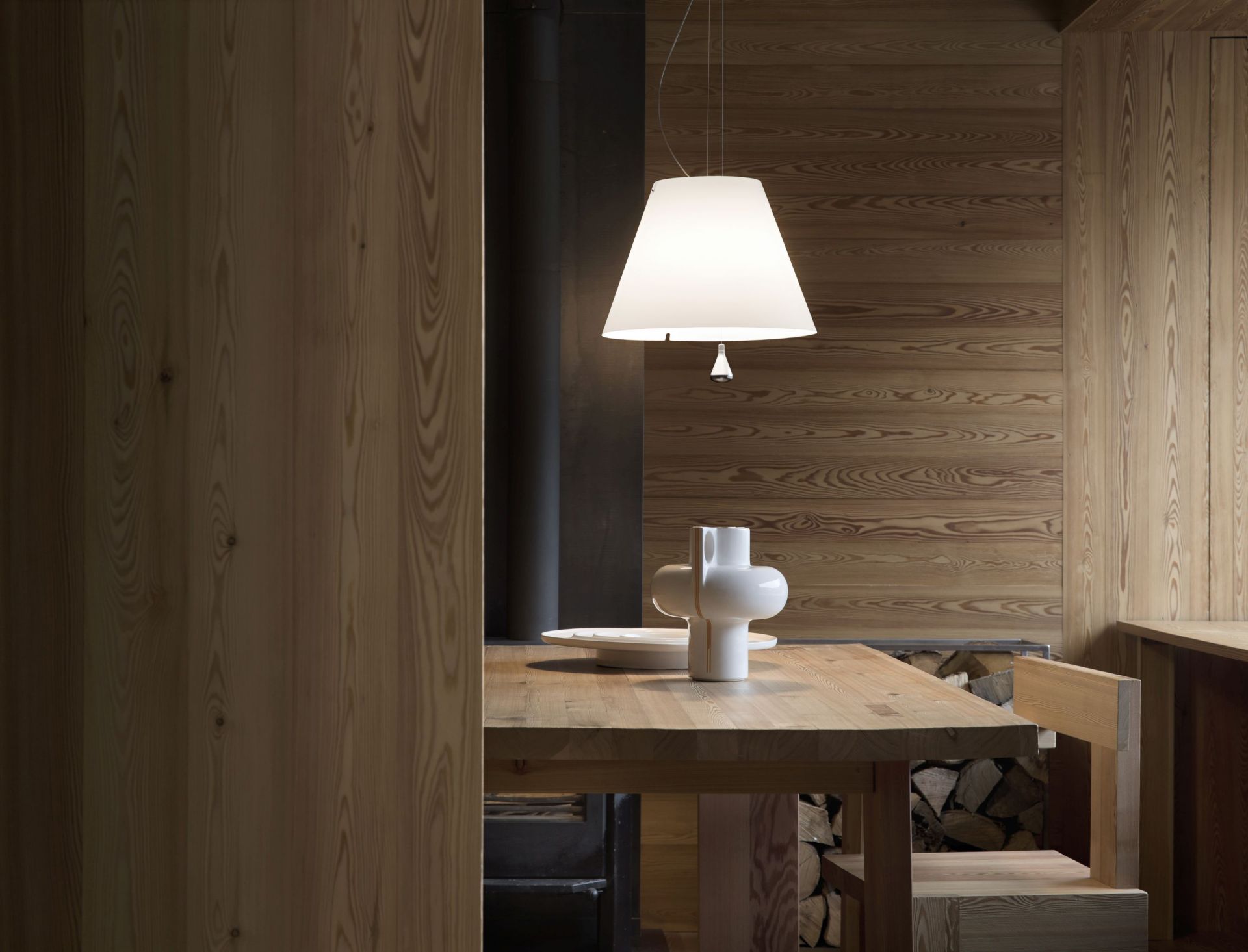 D13 Costanza height adjustable table lamp with sensor dimmer complete version aluminium base and white shade Luceplan