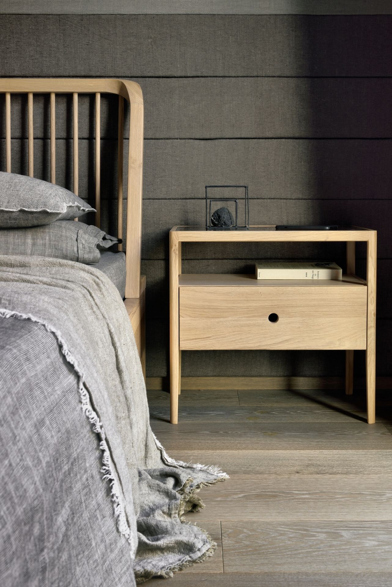 Spindle bed oak Ethnicraft