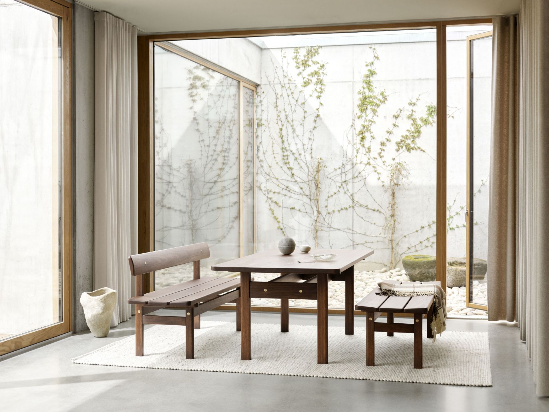 Asserbo Series Table Dark Oiled Eucalyptus Carl Hansen & Søn