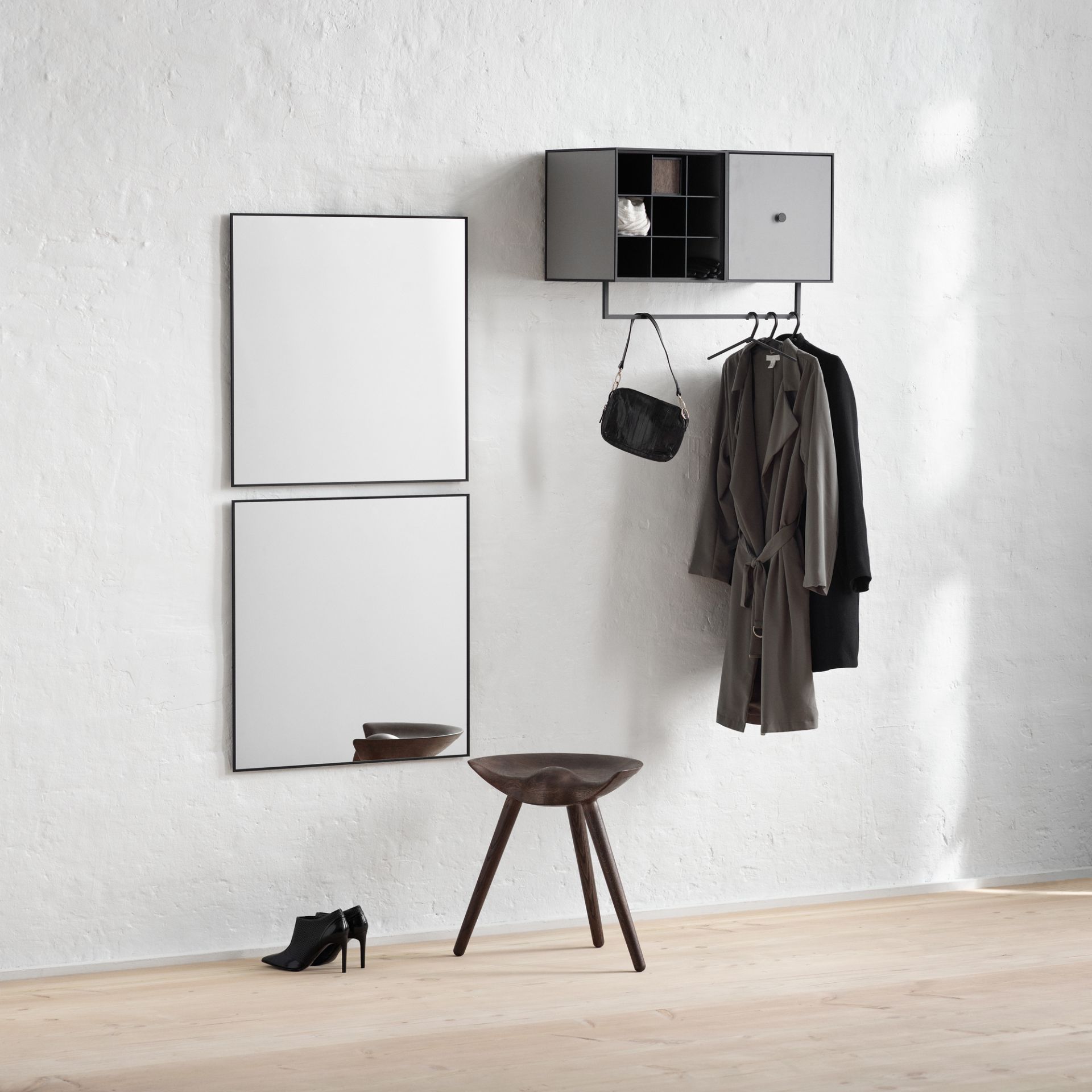 View wall mirror black By Lassen