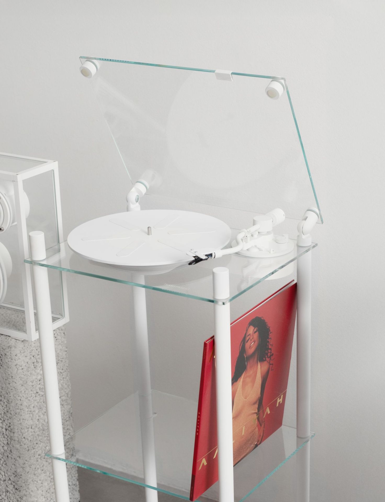 Transparent turntable Transparent