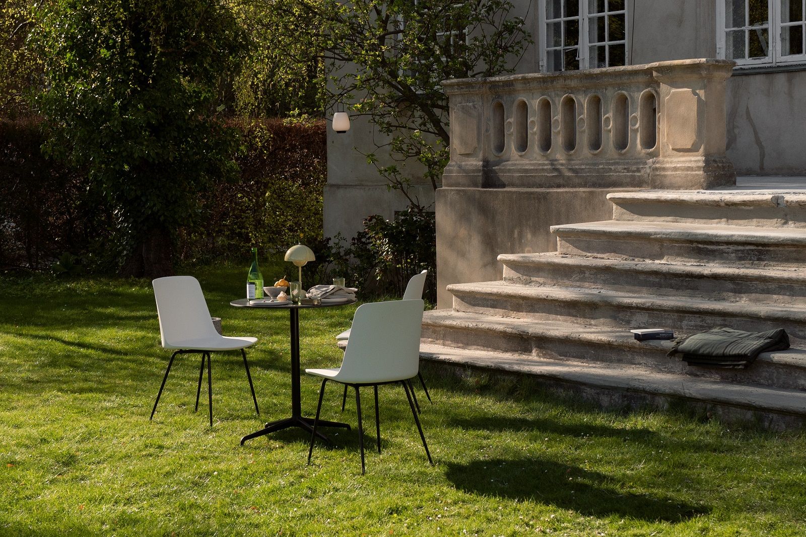 Rely HW70 Outdoor Chair Chair AndTradition