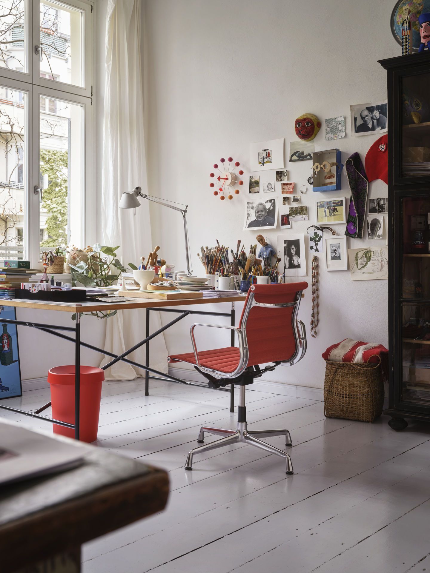Aluminium Chair EA 131 / EA131 Chair Vitra