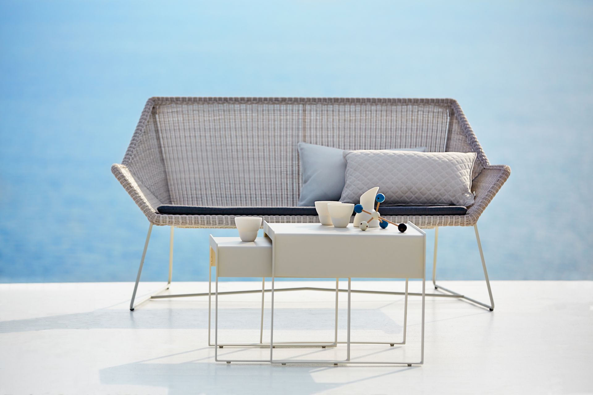 Breeze outdoor lounge sofa white gray Cane-Line