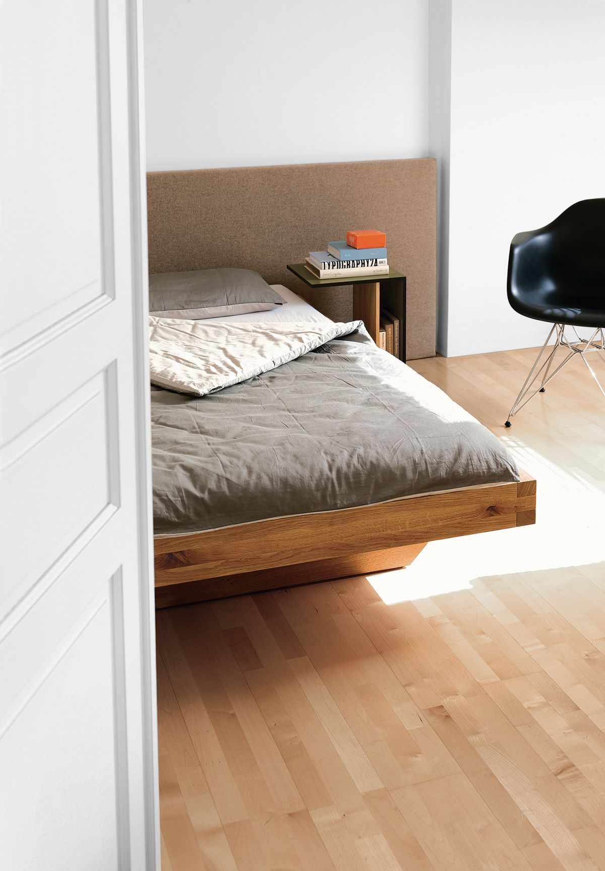 SC 29 Bed without Console Janua