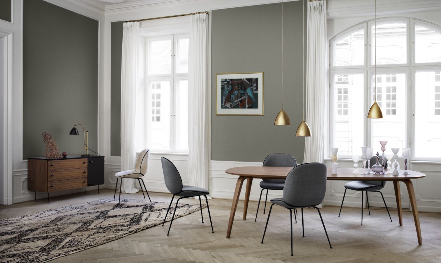 GUBI Dining Table elliptical Gubi