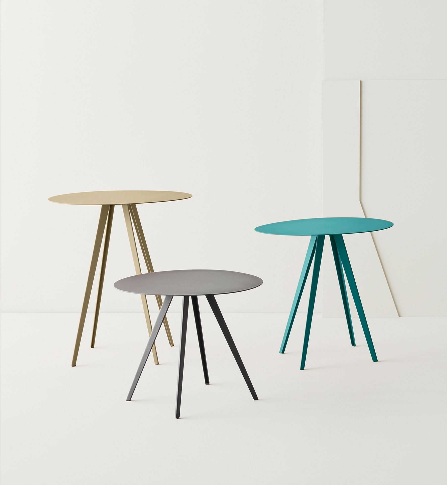 Agorà Side table large Segis light blue