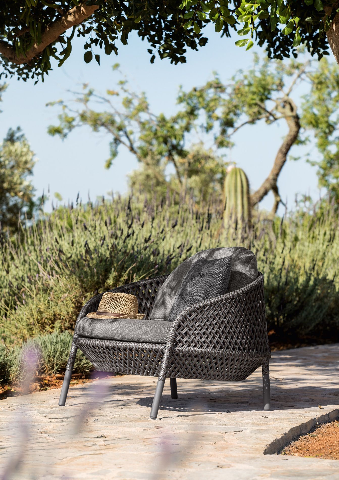 AHNDA Outdoor Armchair Dedon