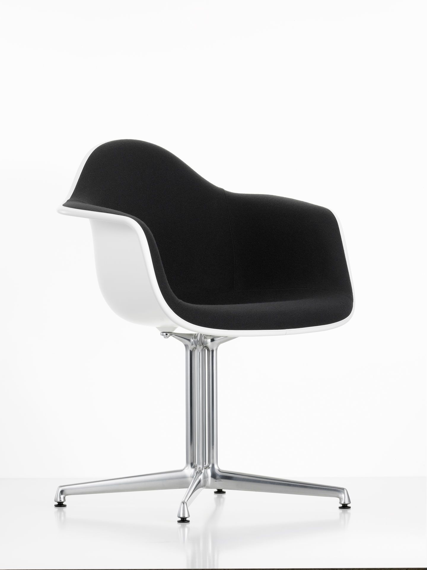 Eames Plastic Arm Chair DAL Chair Fully upholstered Vitra