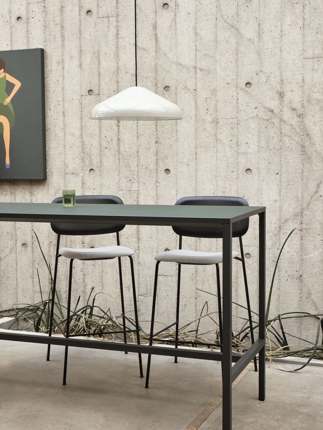 Soft Edge 90 Bar Stool Low / High Hay