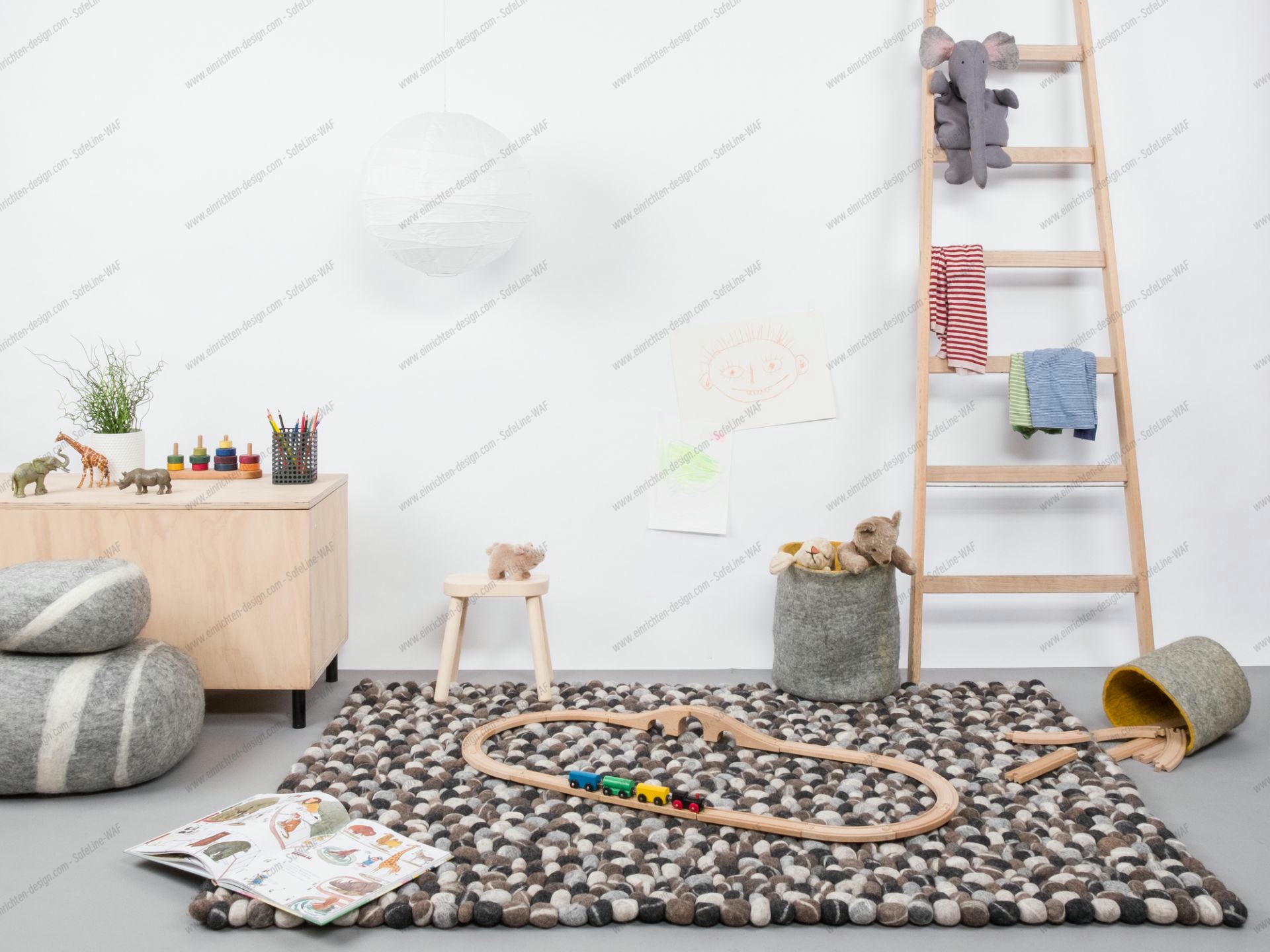 Felt ball Carpet 140x200 cm Myfelt