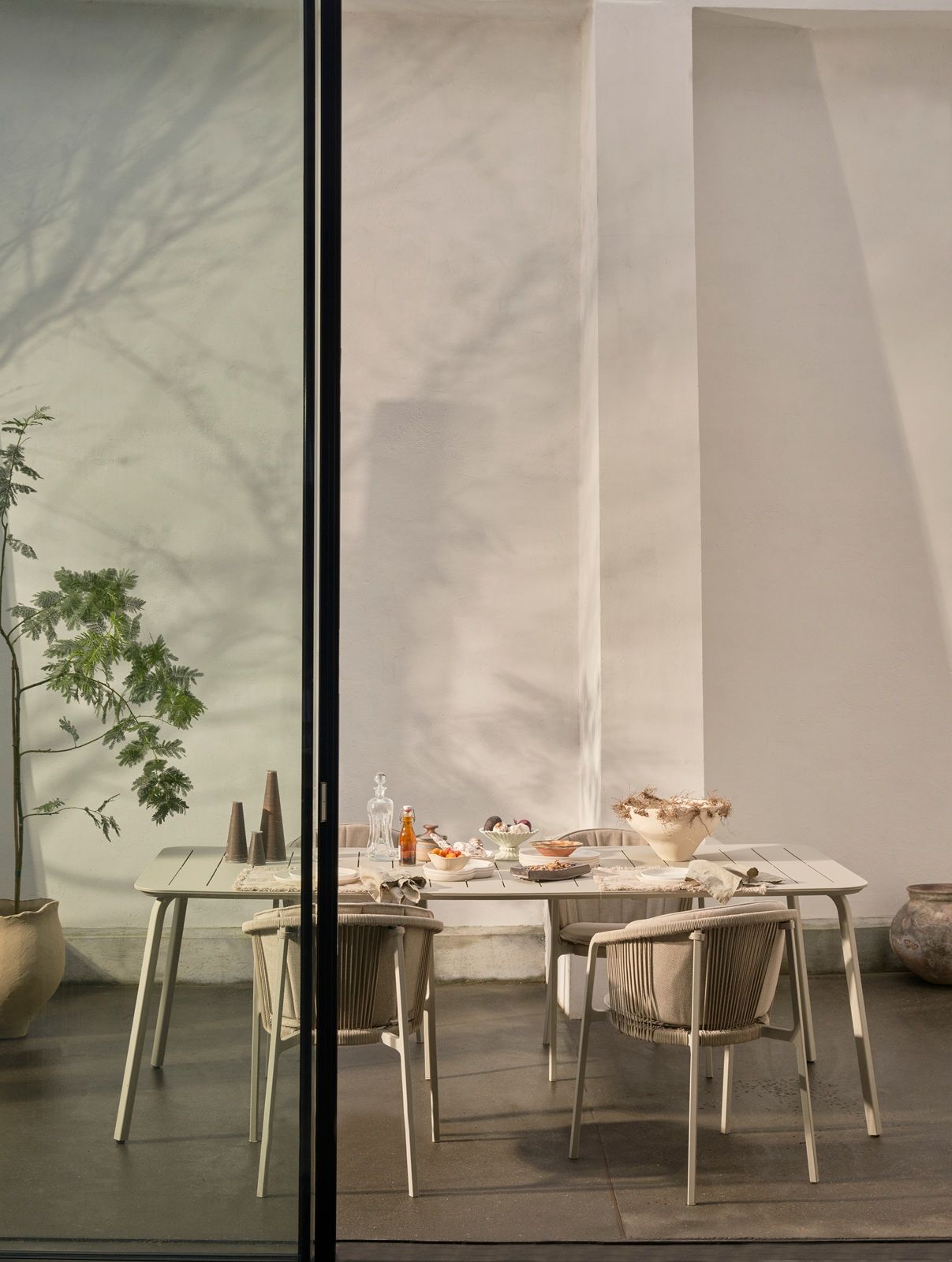VIPP732/VIPP733 Lagrasse Dining Table Outdoor Dining Table Vipp