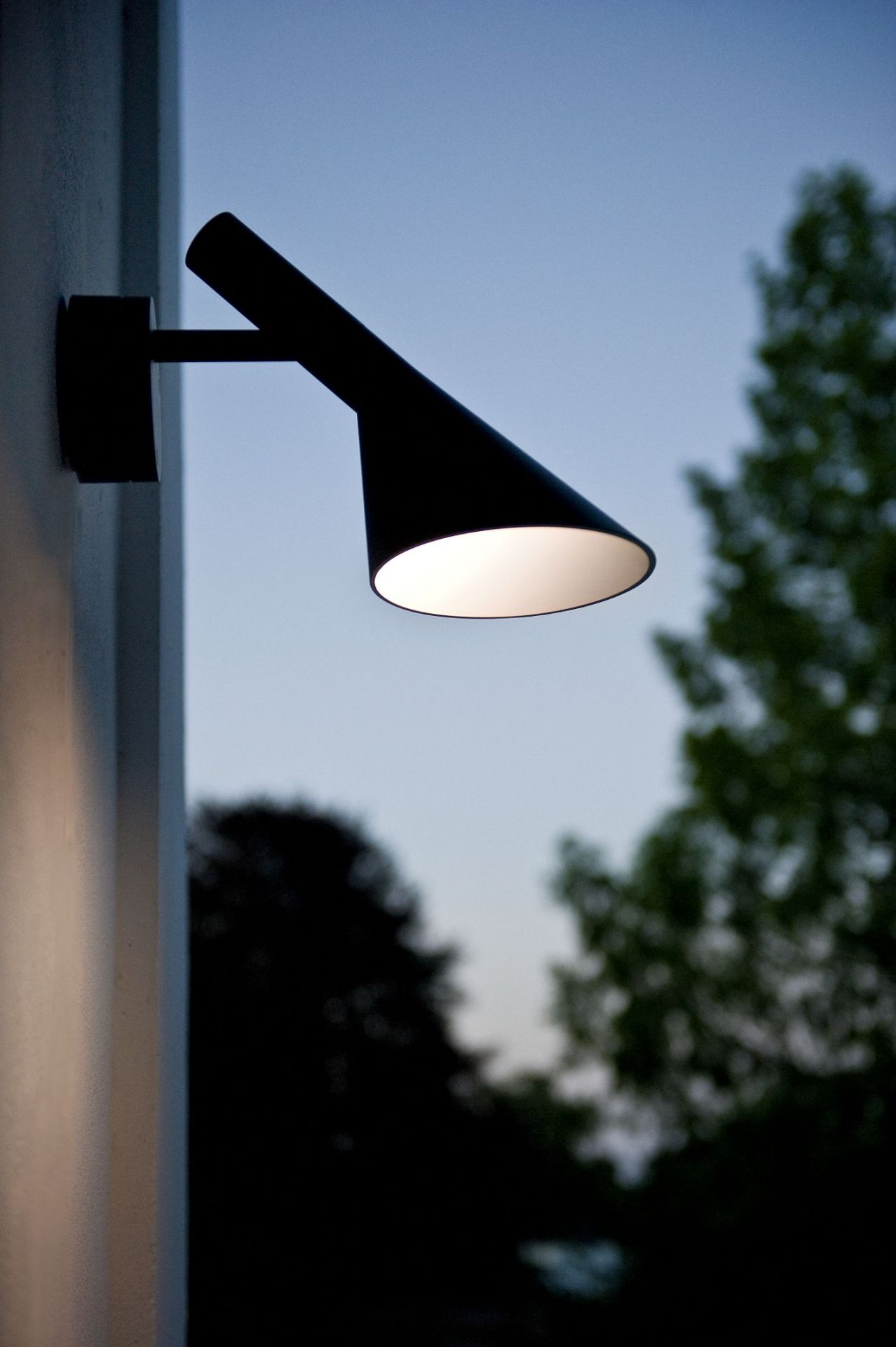 AJ 50 Outdoor Wall Light Louis Poulsen