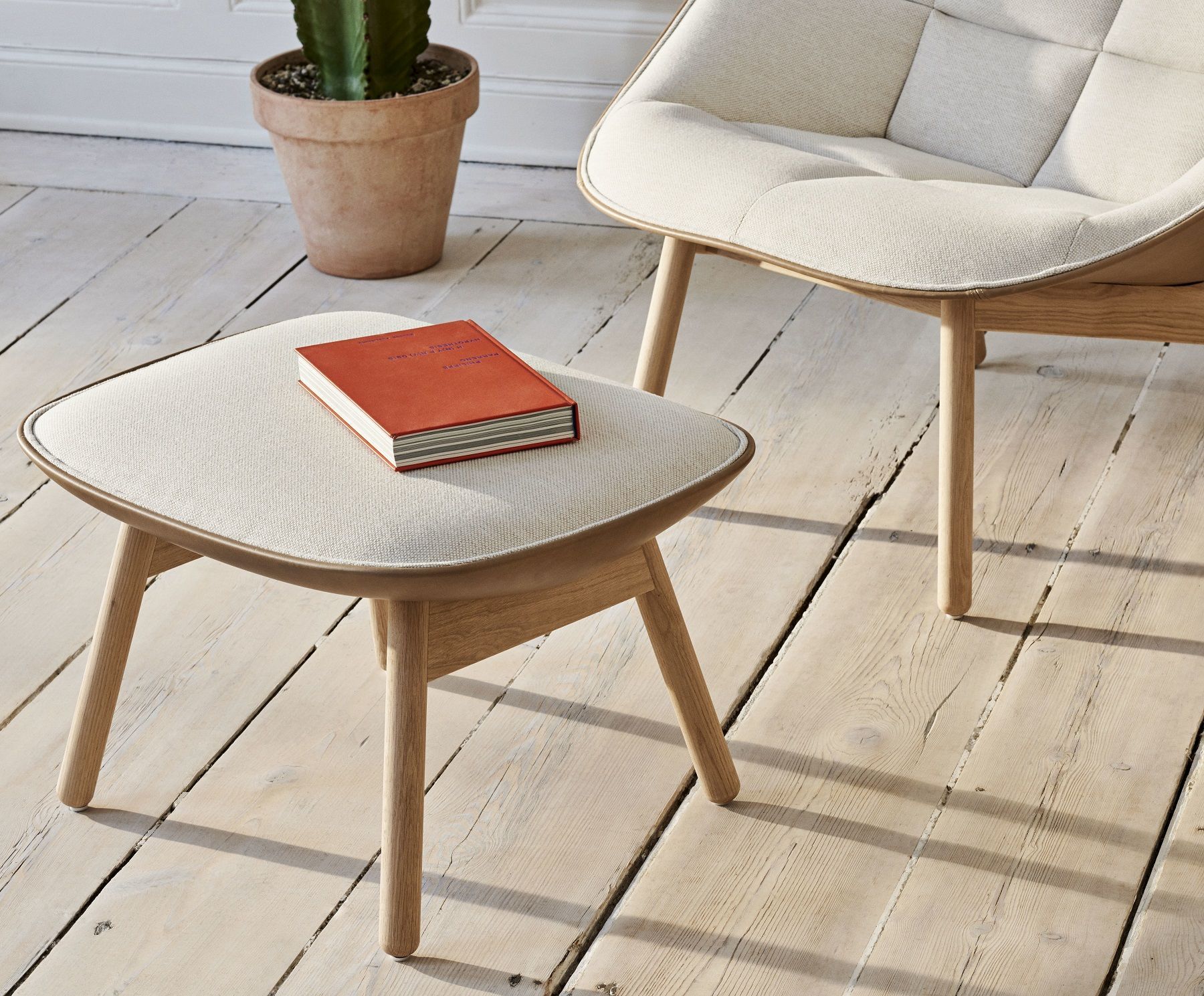 Uchiwa Ottoman Stool Hay