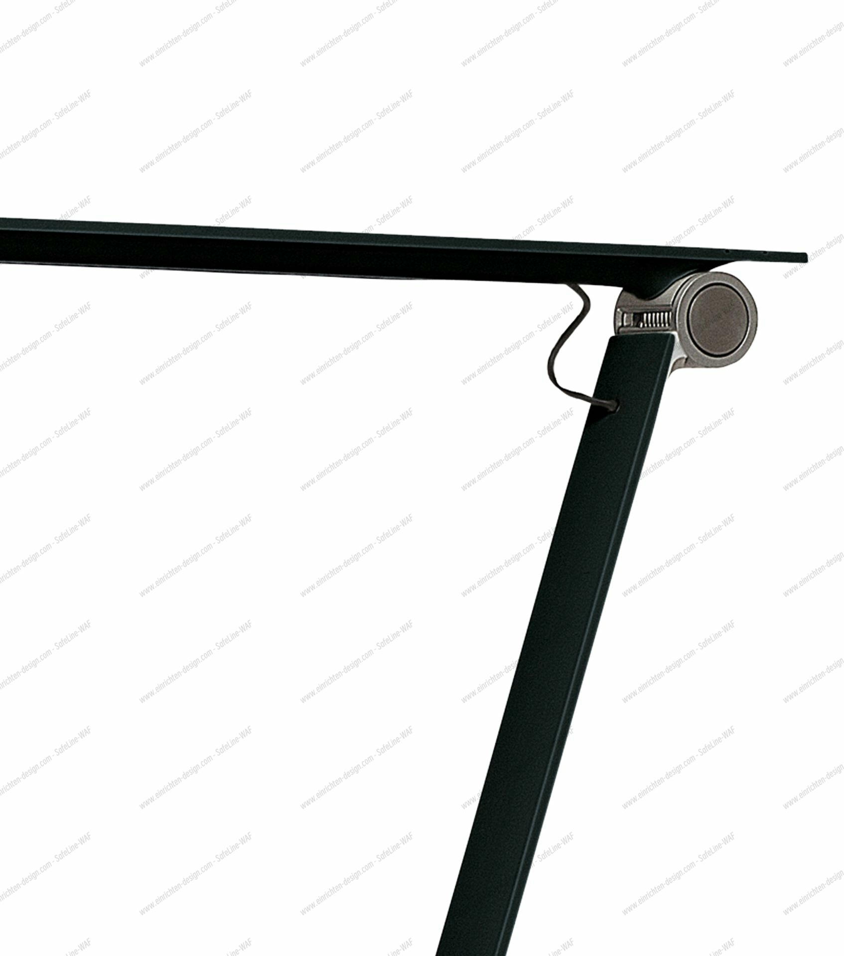 NJP table lamp Louis Poulsen