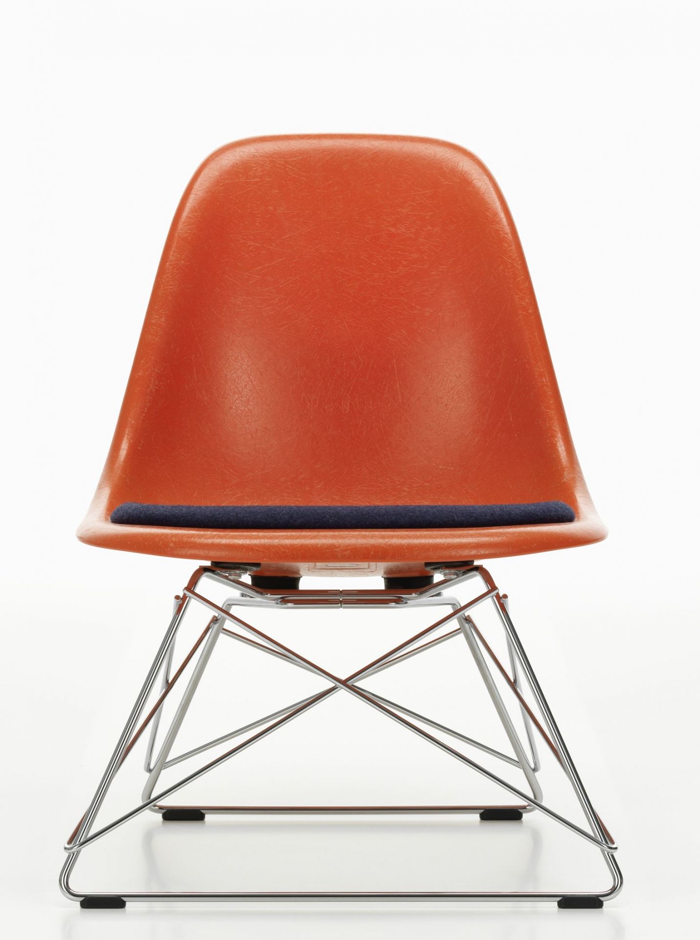 Eames Fibreglass Chair LSR Chair with seat cushion Vitra