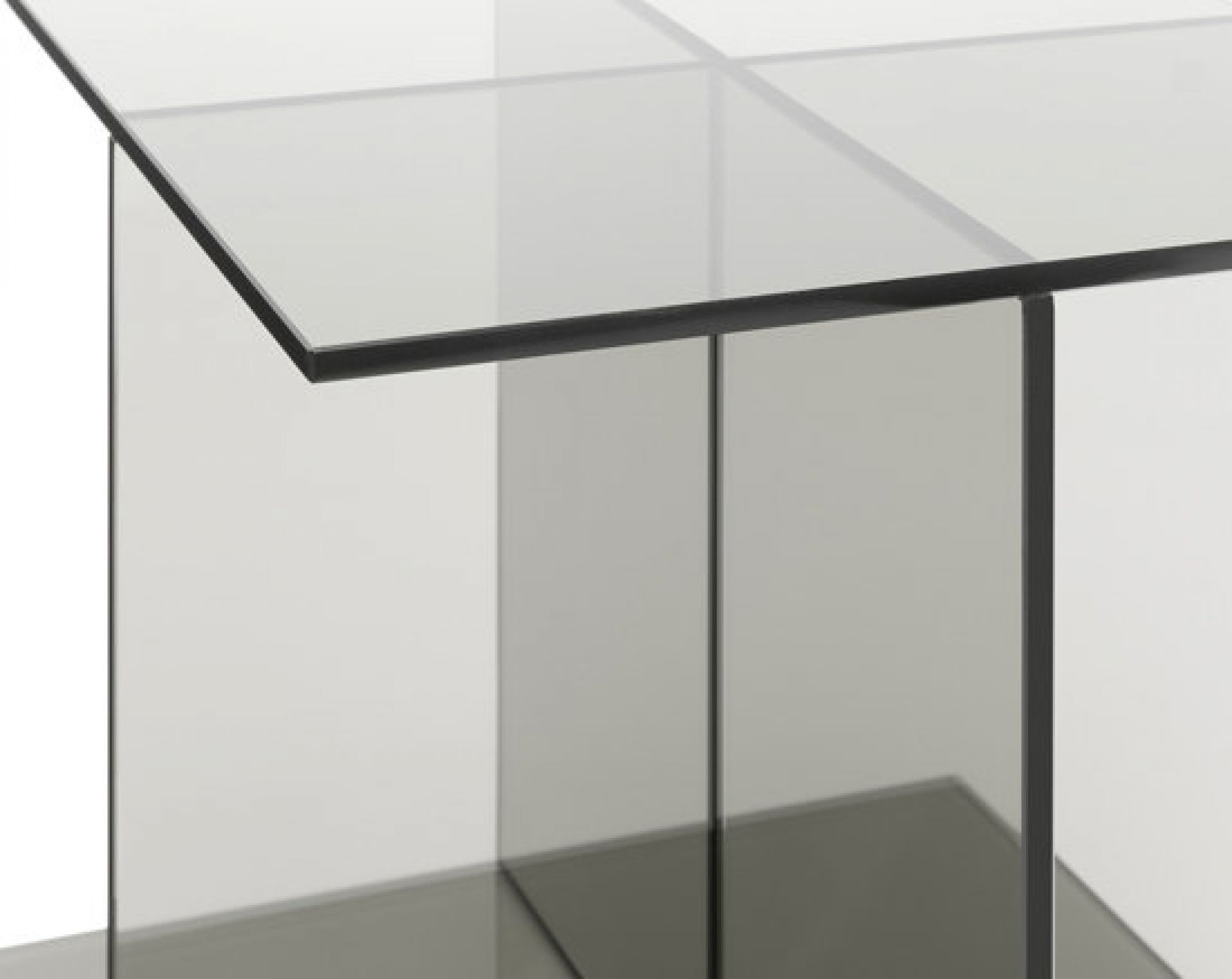 CT08 Vier side table by Philipp Mainzer e15