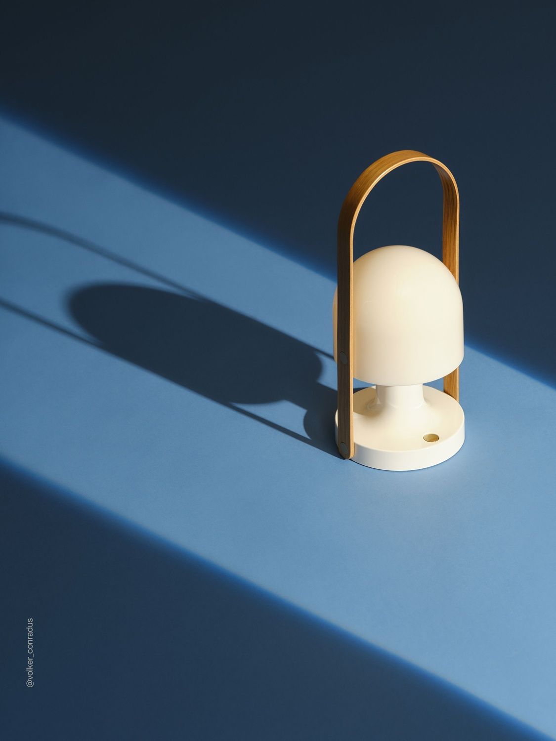 FollowMe table lamp / rechargeable lamp marset
