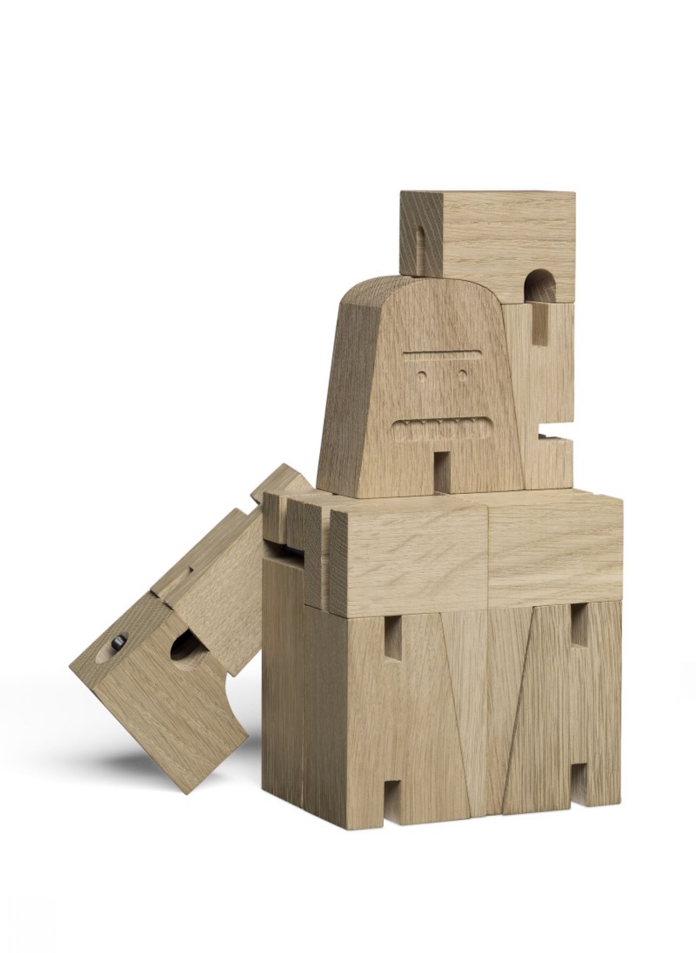 AC16 MR B wooden figure e15