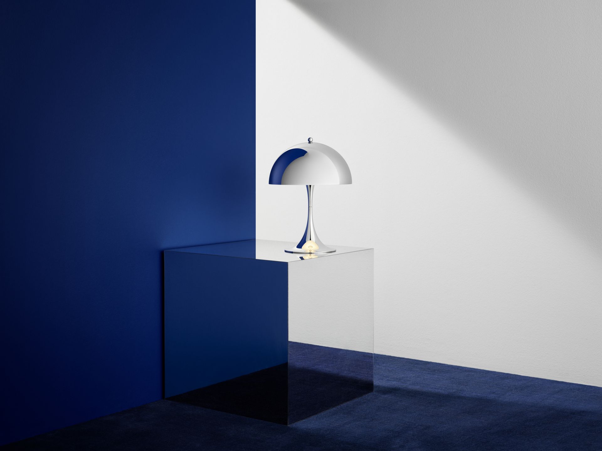 Panthella 250 Table lamp LED Metallic Louis Poulsen
