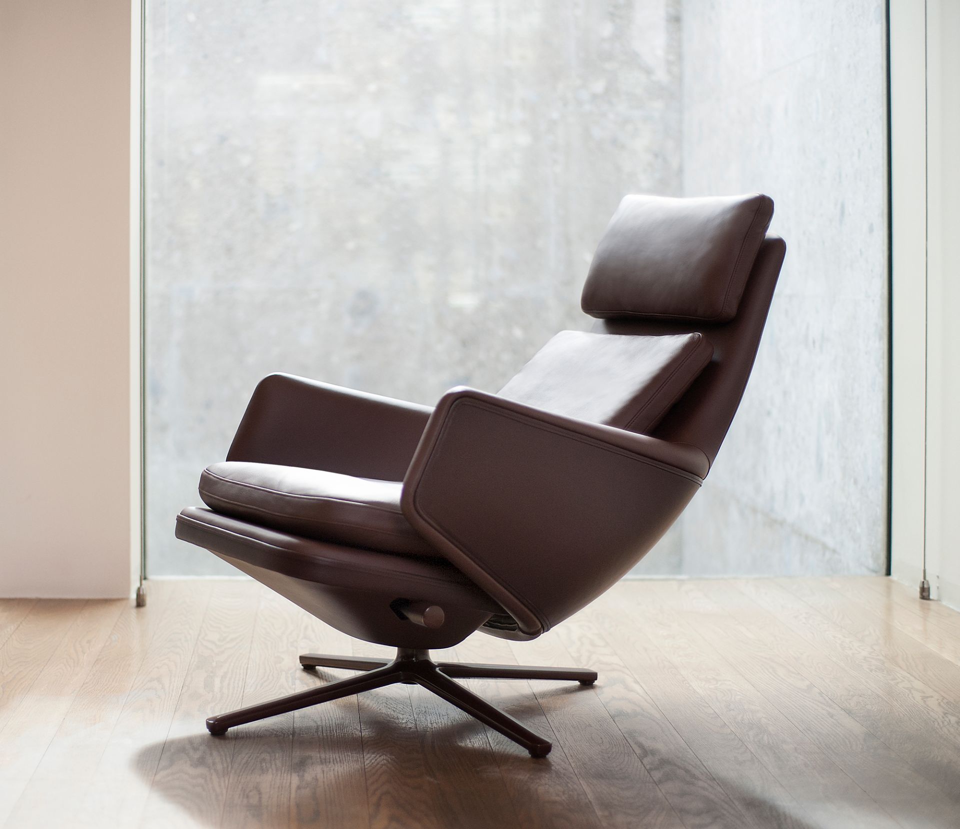 Grand Relax Armchair Vitra 