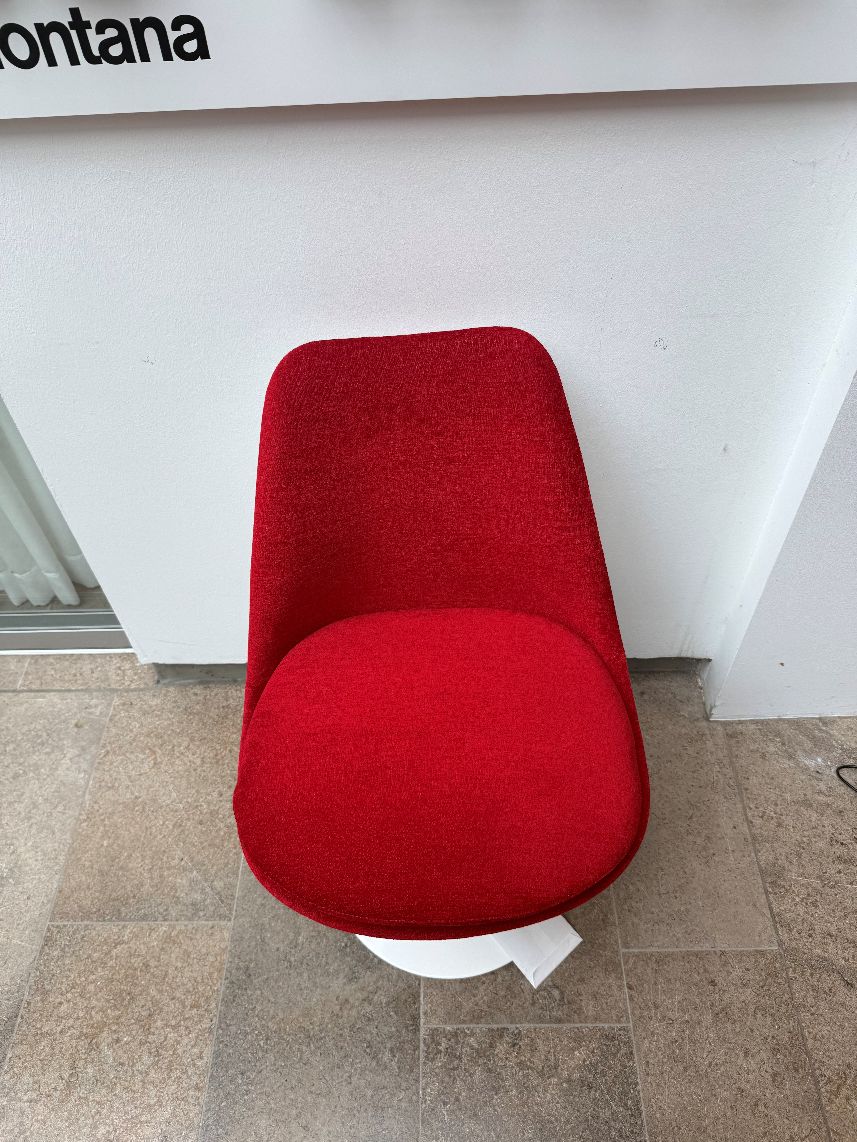 Tulip Chair swivel chair fully upholstered Knoll International EXHIBITION PIECE