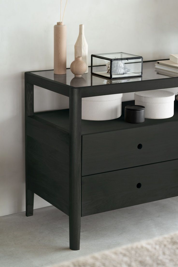 Spindle chest of drawers with drawers black lacquered oak Ethnicraft