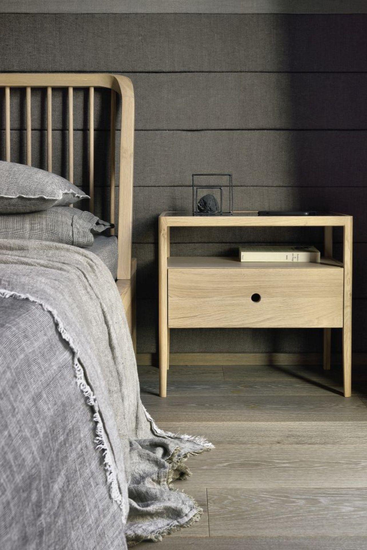 Spindle nightstand oak Ethnicraft