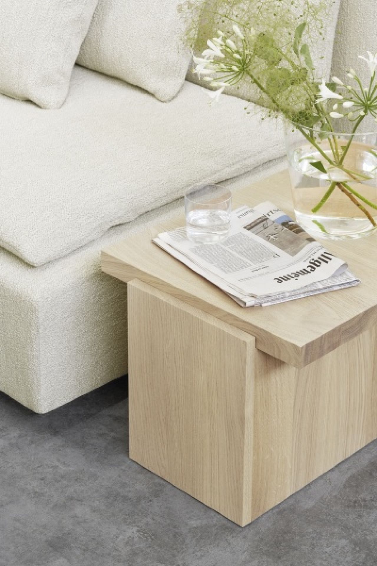 DT02 Tore Medium Oiled oak Side Table e15