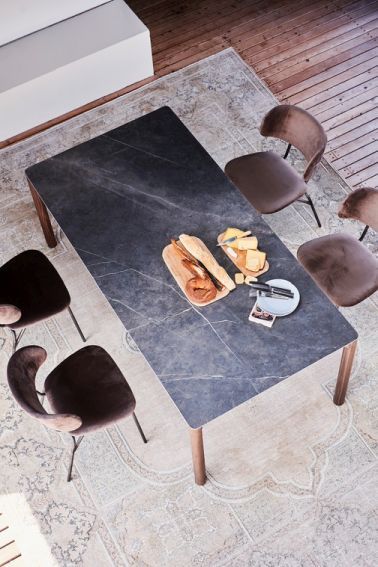 Radius Table Jan Kurtz