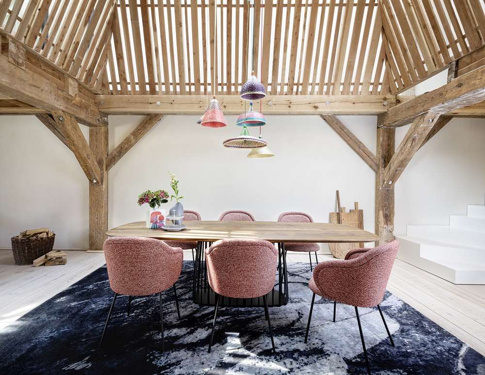 Ona 2020 Curved Armchair Freifrau Manufaktur
