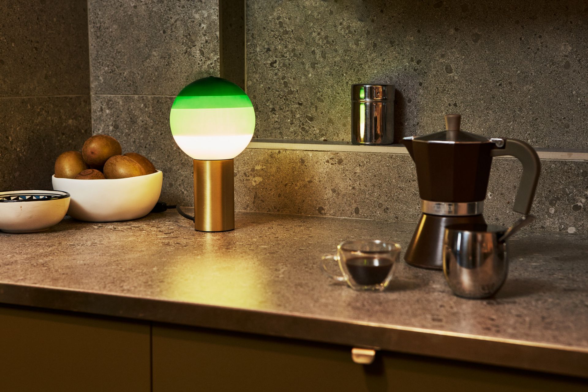 Dipping Light S LED Table lamp Marset green - brass