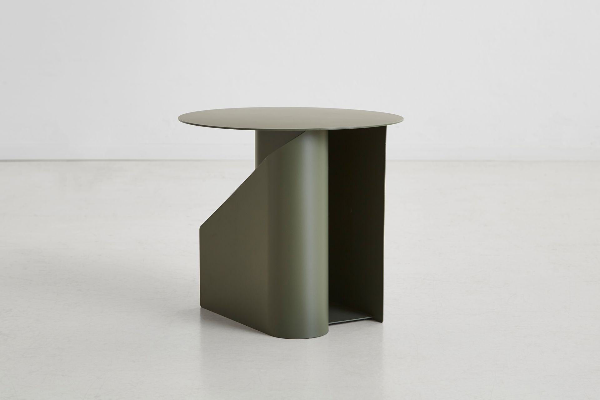 SENTRUM side table, design and geometric. WOUD