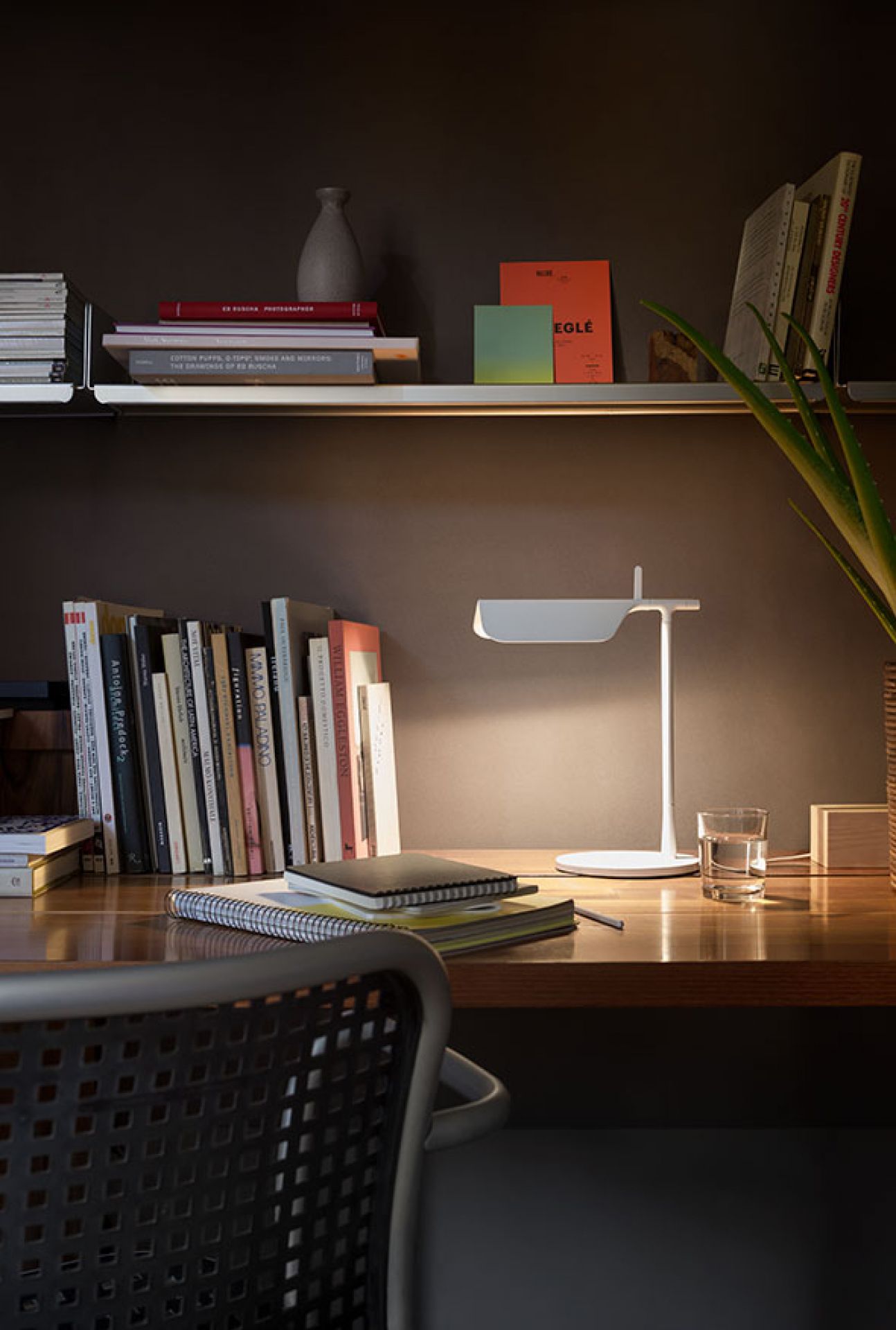 Vise dig Svag forsigtigt Tab T LED Table Lamp Flos | black | FLOS F6563030