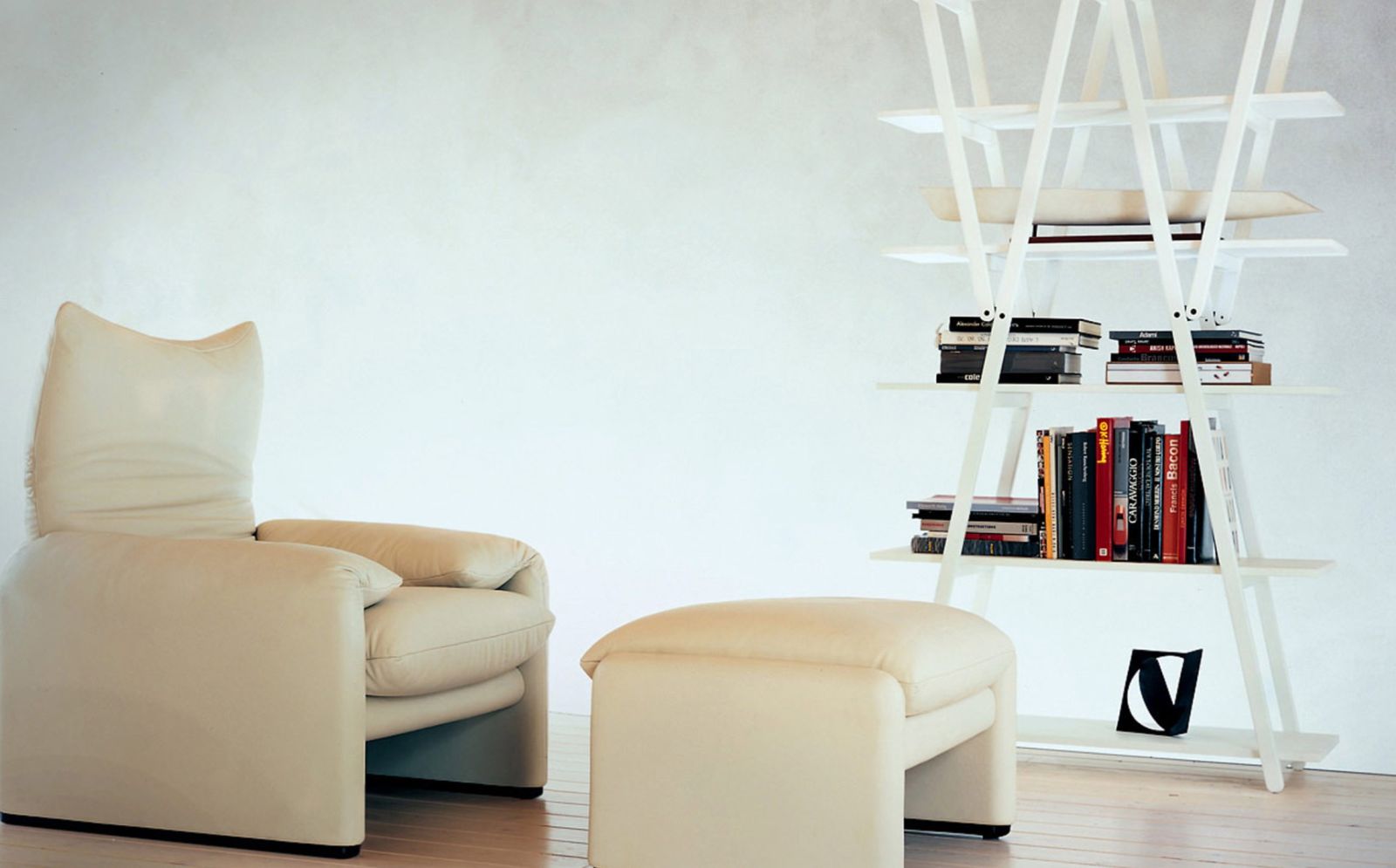 675 Maralunga Stool Cassina