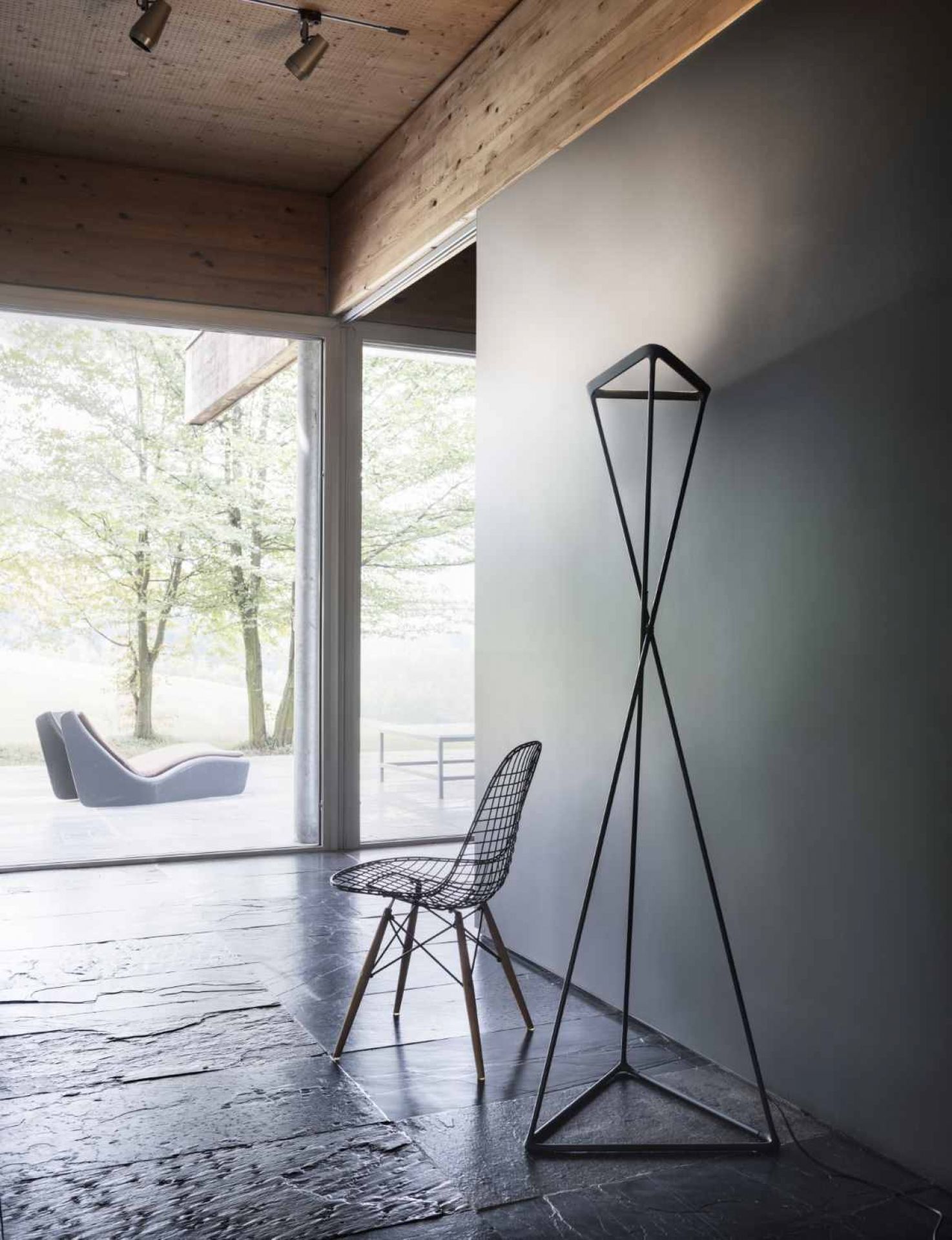 D77 Tango Floor lamp Luceplan