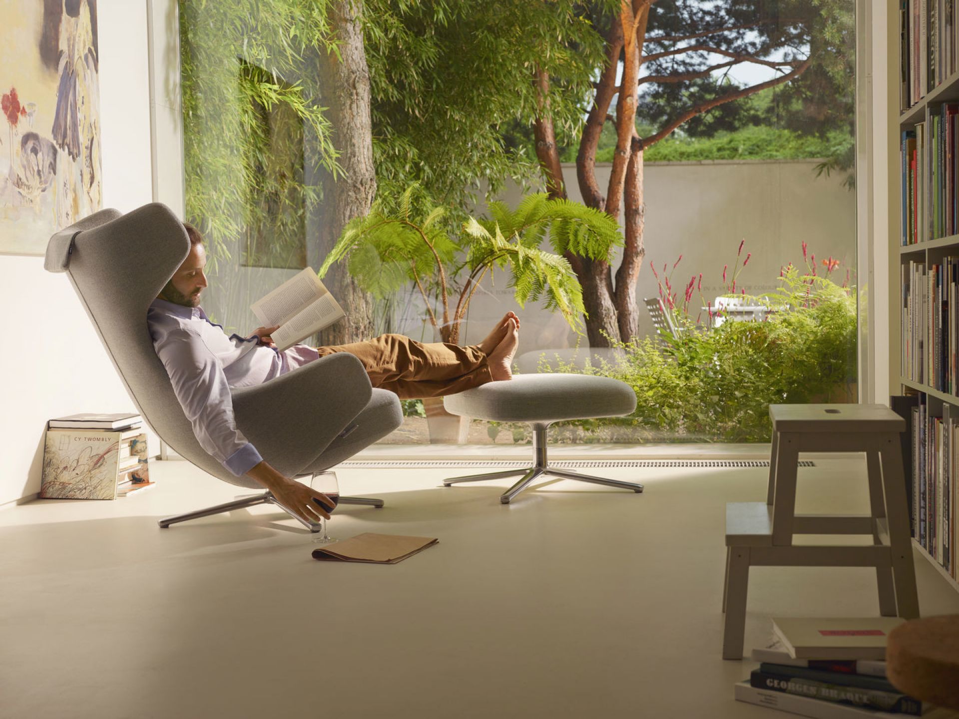 Grand Repos Easy Chair + Ottoman Vitra Polished Cosy Classic grey