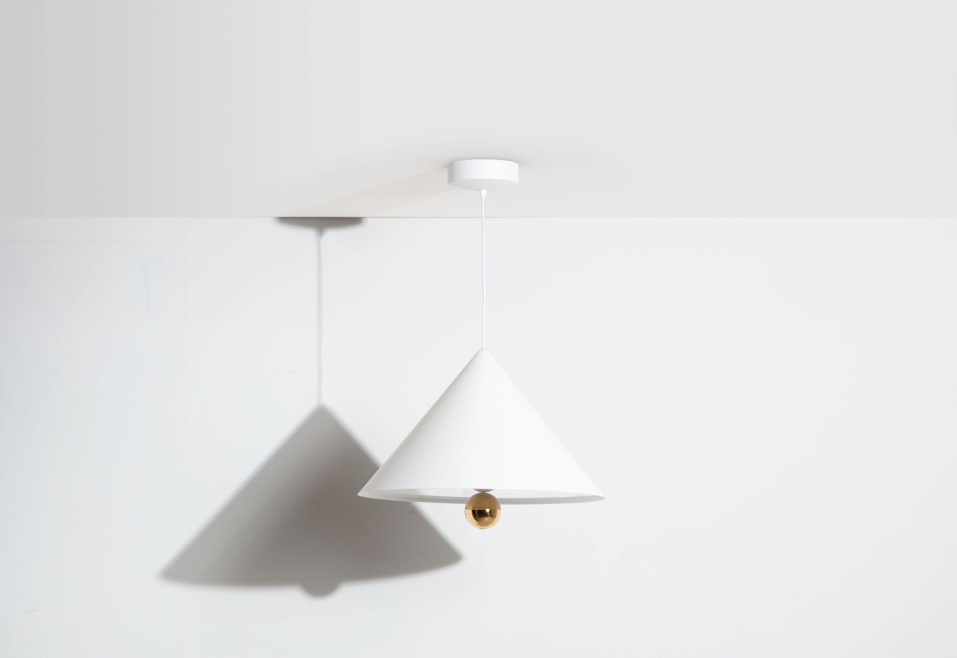 Cherry Pendant light Pendant lamp L Petite Friture White