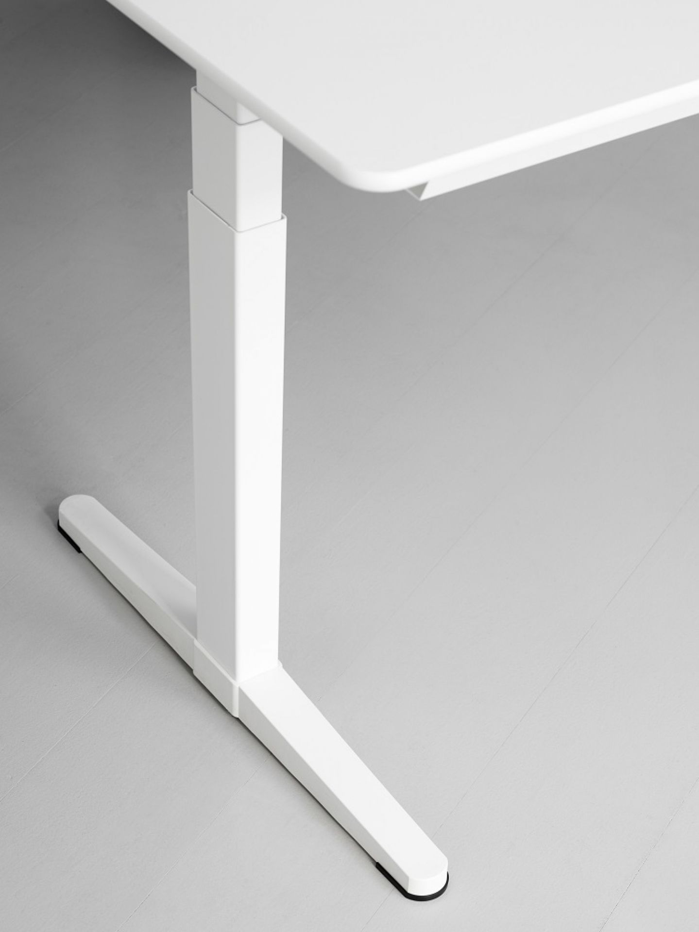 HiLow 3 Electrically height adjustable Table Montana
