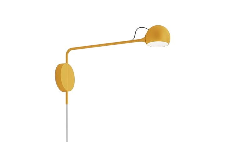 Ixa wall light Plug Artemide