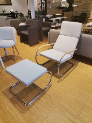 D35-1 Cantilever chair with stool NATURAL FABRIC / FABRIC II ARCO CALLA Tecta EXHIBITION PIECE