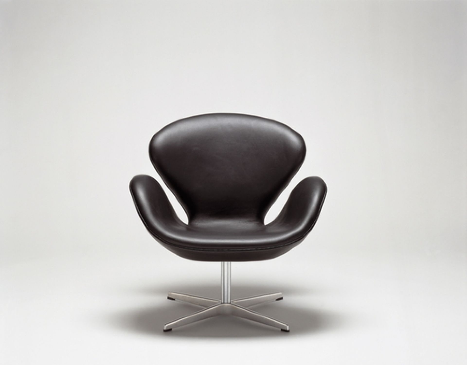 The Swan easy chair Fritz Hansen