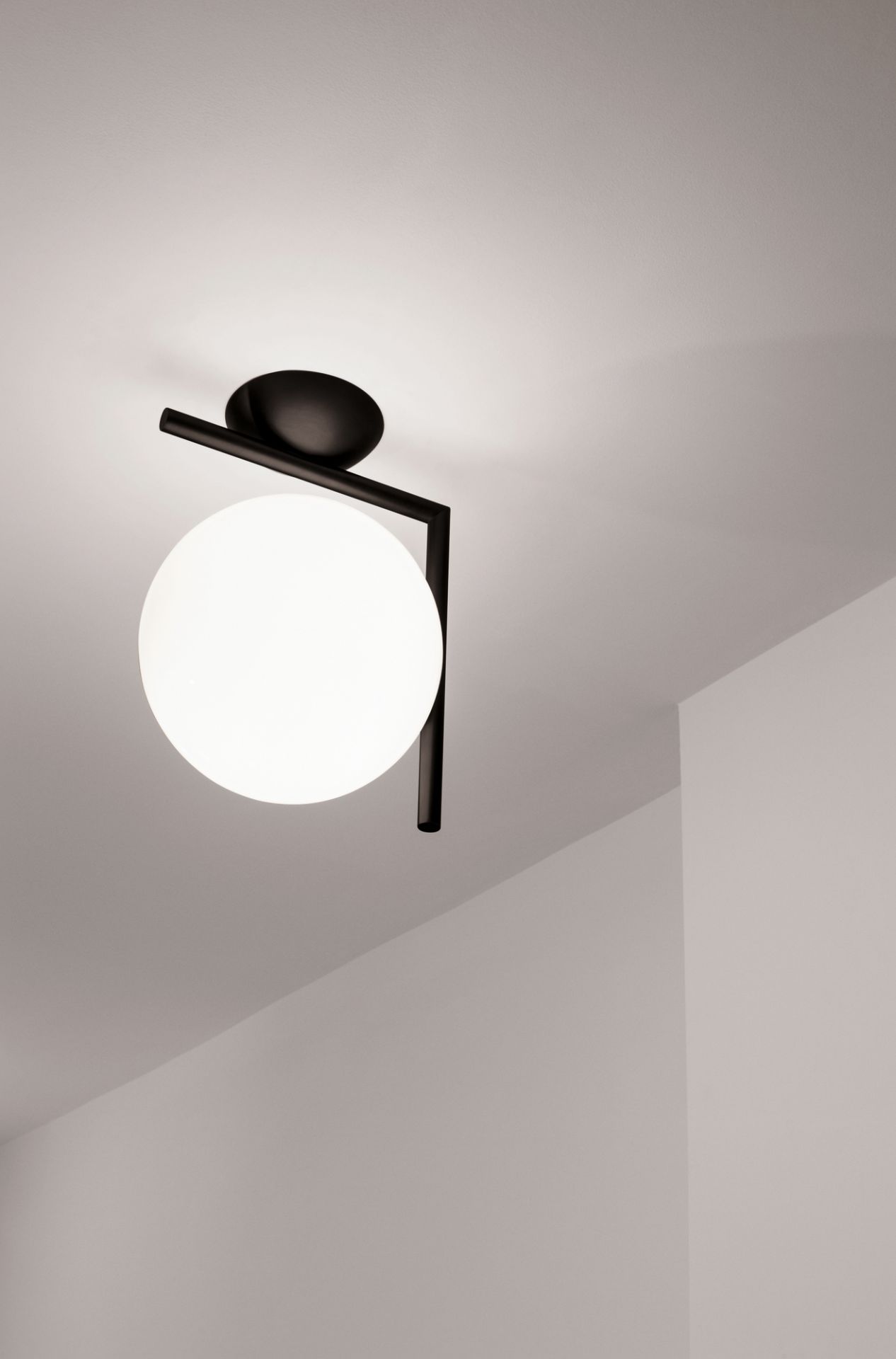 IC Lights C/W1 Wall lamp / ceiling lamp Flos black 