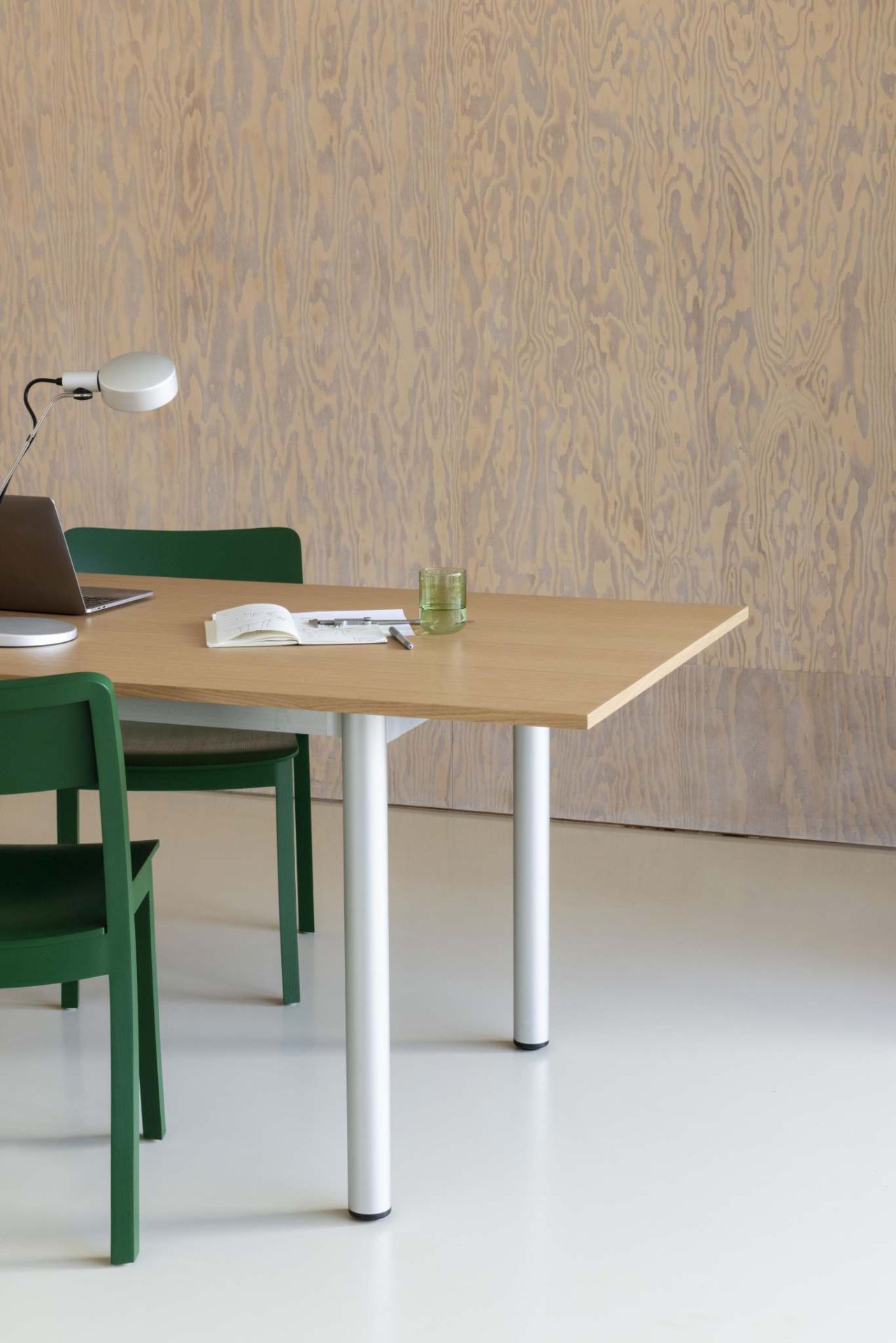 Annex Table Overhang dining table Hay  