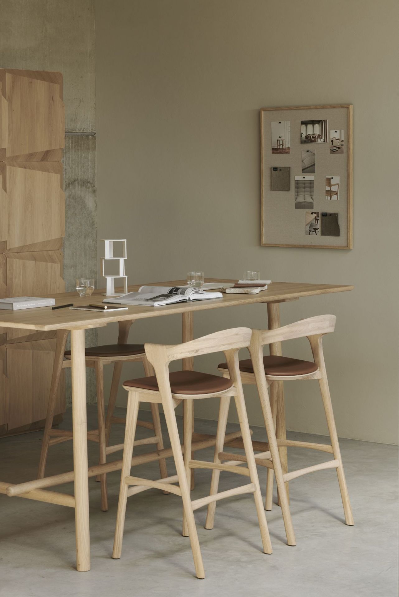 Bok Barstool with cushion H93cm Ethnicraft