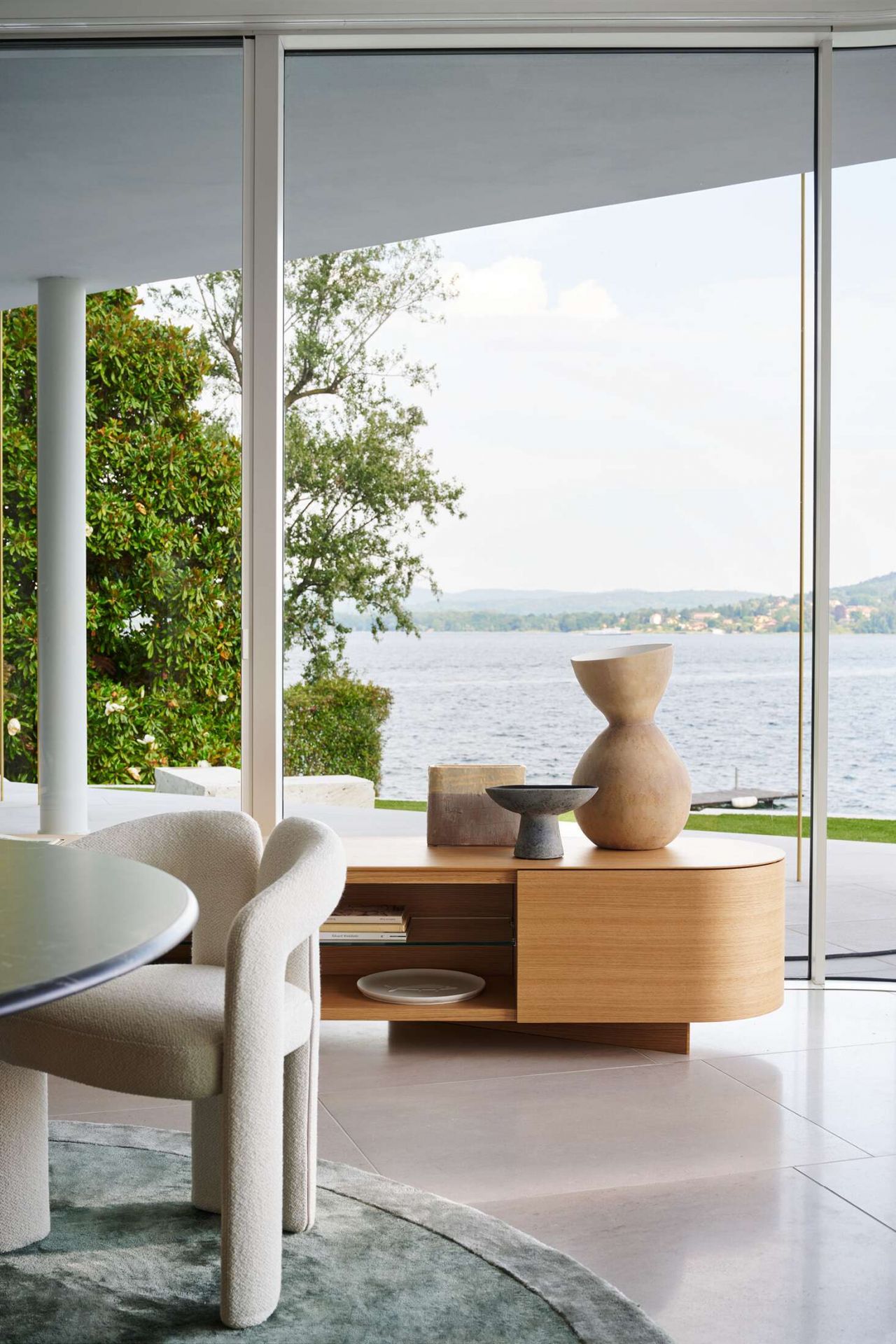 562 Dudet Armchair Cassina